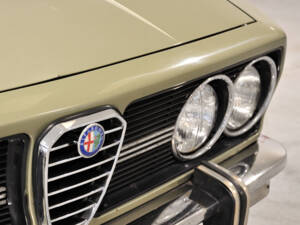 Imagen 2/67 de Alfa Romeo Alfetta 1.8 (1974)