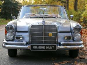 Image 10/50 of Mercedes-Benz 220 SE Cabriolet (1966)