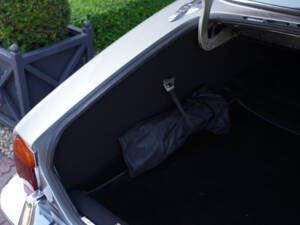 Bild 48/50 von Jaguar XJ 6 C 4.2 (1975)