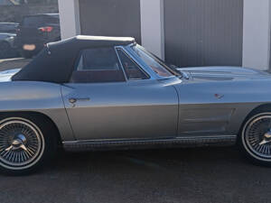 Image 12/33 of Chevrolet Corvette Sting Ray Convertible (1963)