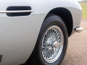 Image 9/23 of Aston Martin DB 6 (1969)