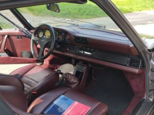 Image 31/104 of Porsche 911 Carrera 3.2 (1986)