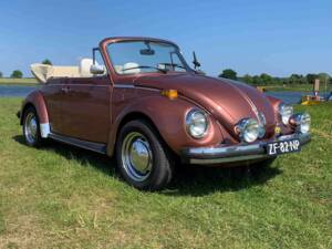 Immagine 1/8 di Volkswagen Käfer 1303 &quot;Champagne Edition&quot; (1978)