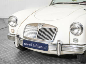 Image 18/50 of MG MGA 1500 (1957)