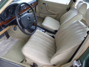 Imagen 9/23 de Mercedes-Benz 280 SE (1976)