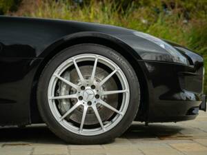 Image 49/50 of Mercedes-Benz SLS AMG Roadster (2011)