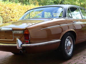 Bild 6/34 von Daimler Double Six Vanden Plas (1975)