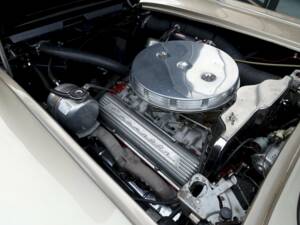 Image 24/33 of Chevrolet Corvette (1961)