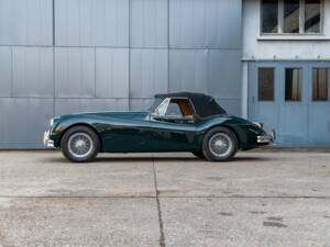 Image 6/41 of Jaguar XK 140 DHC (1955)