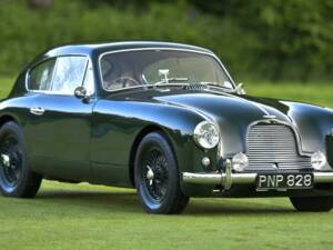 Image 8/50 of Aston Martin DB 2&#x2F;4 Mk II (1955)