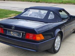 Image 21/43 of Mercedes-Benz SL 320 (1994)