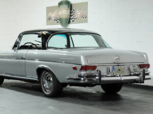 Image 3/33 of Mercedes-Benz 280 SE (1968)