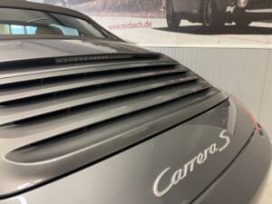 Image 13/18 of Porsche 911 Carrera S (2005)