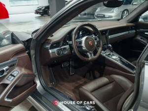 Image 14/23 of Porsche 911 Carrera 4S (2013)