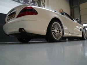 Immagine 37/46 di Mercedes-Benz SL 500 (2005)