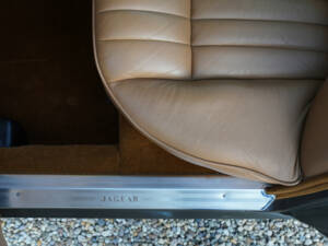 Bild 33/50 von Jaguar XJ 6 L 4.2 (1975)