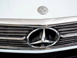Image 13/47 of Mercedes-Benz 450 SL (1973)