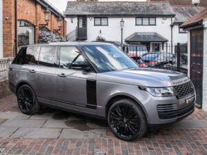 Image 2/18 of Land Rover Range Rover Vogue P400 (2019)