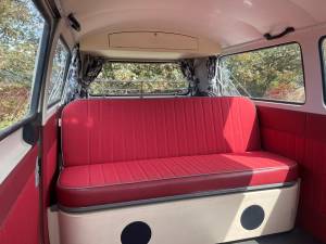 Immagine 9/13 di Volkswagen T2b Camper (1973)