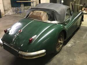 Image 2/26 de Jaguar XK 140 FHC (1957)