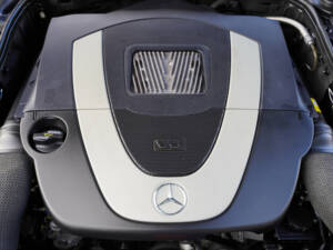 Image 33/50 of Mercedes-Benz E 230 (2009)