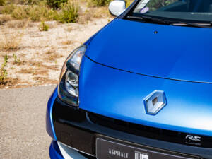Image 32/40 of Renault Clio Gordini R.S. (2012)