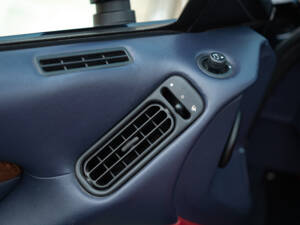 Bild 19/37 von Aston Martin DB 7 Volante (1998)