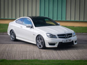 Image 1/25 of Mercedes-Benz C 63 AMG (2012)