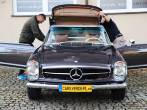 Image 15/39 de Mercedes-Benz 280 SL (1970)