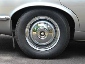 Image 17/50 of Jaguar XJ 6 4.2 (1971)