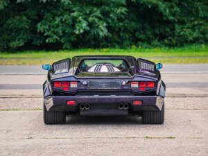 Immagine 10/39 di Lamborghini Countach 25th Anniversary (1990)