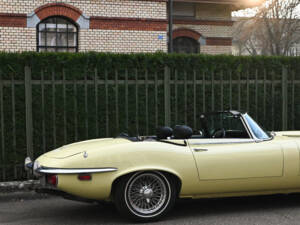 Bild 33/56 von Jaguar E-Type V12 (1973)