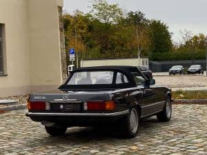 Bild 5/17 von Mercedes-Benz 560 SL (1986)