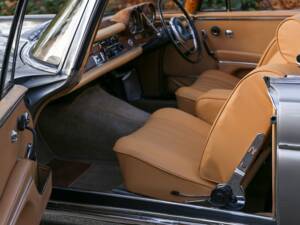 Image 21/50 of Mercedes-Benz 220 SE Cabriolet (1966)