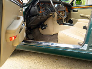 Image 42/100 de Jaguar XJ 12 (1991)