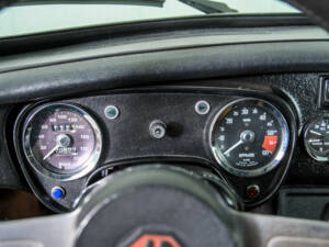 Image 19/50 of MG MGB GT V8 (1975)