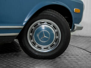 Image 46/50 of Mercedes-Benz 280 SL (1969)