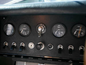 Immagine 17/45 di Jaguar E-Type 4.2 (1966)