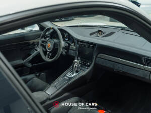 Bild 20/25 von Porsche 911 GT2 RS (2018)