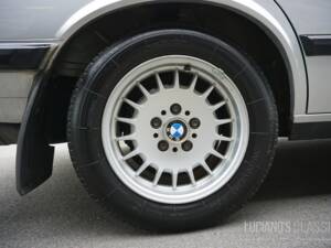 Image 27/59 of BMW 528i (1982)