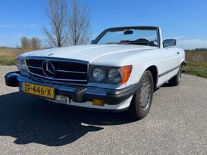 Image 2/16 of Mercedes-Benz 560 SL (1987)
