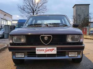 Imagen 3/30 de Alfa Romeo Giulietta 1.6 (1986)