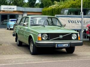 Bild 6/12 von Volvo 244 DL (1975)