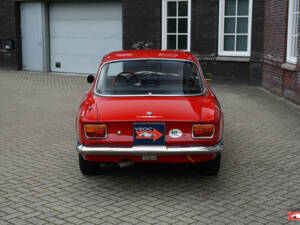 Bild 5/13 von Alfa Romeo 1750 GT Veloce (1969)