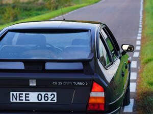 Image 23/34 of Citroën CX 25 GTI Turbo 2 (1988)