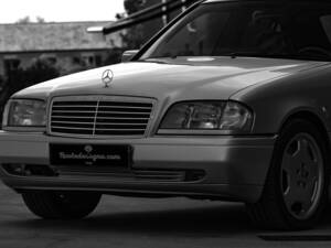 Image 7/41 of Mercedes-Benz C 36 AMG (1995)