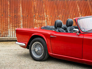 Image 12/45 de Triumph TR 4A IRS (1967)