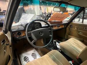 Image 10/12 of Mercedes-Benz 250 C (2.8) (1976)