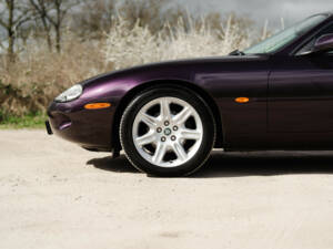 Imagen 7/36 de Jaguar XK8 4.0 (1999)