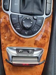 Bild 58/97 von Mercedes-Benz SL 500 (2004)